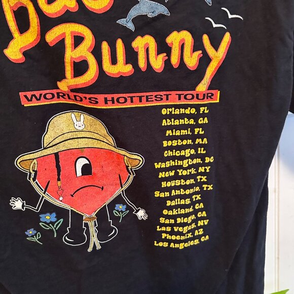 Bad Bunny M 2022 Tour Concert T-shirt Black Tour Dates - Picture 6 of 8